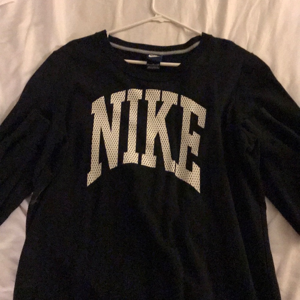 Black Nike crew sweater